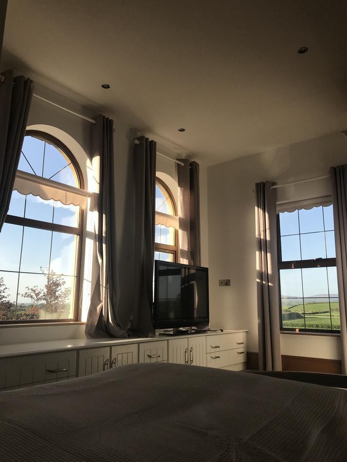 Cullybackey Beechtree Manor Bed & Breakfast エクステリア 写真