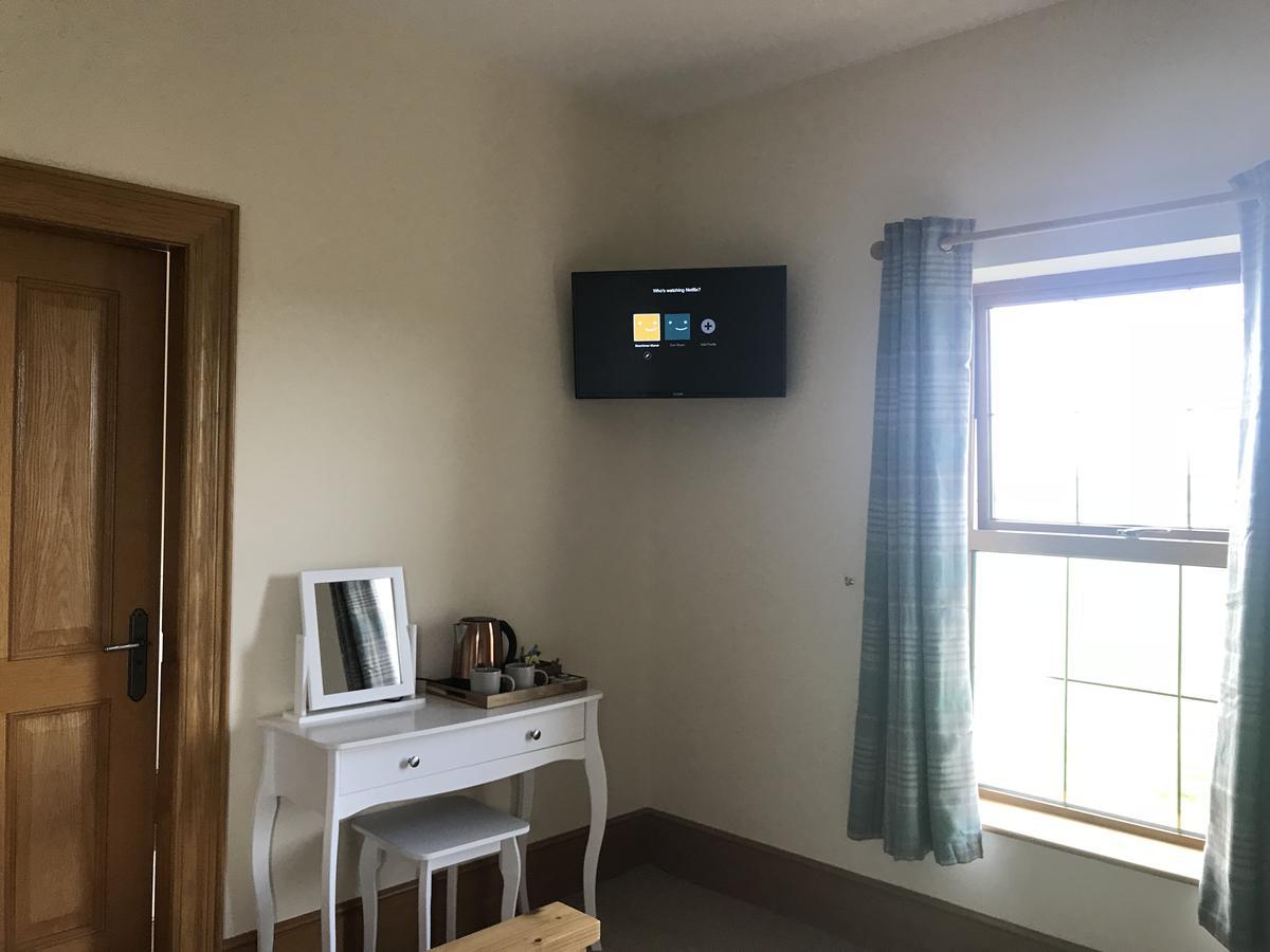 Cullybackey Beechtree Manor Bed & Breakfast エクステリア 写真