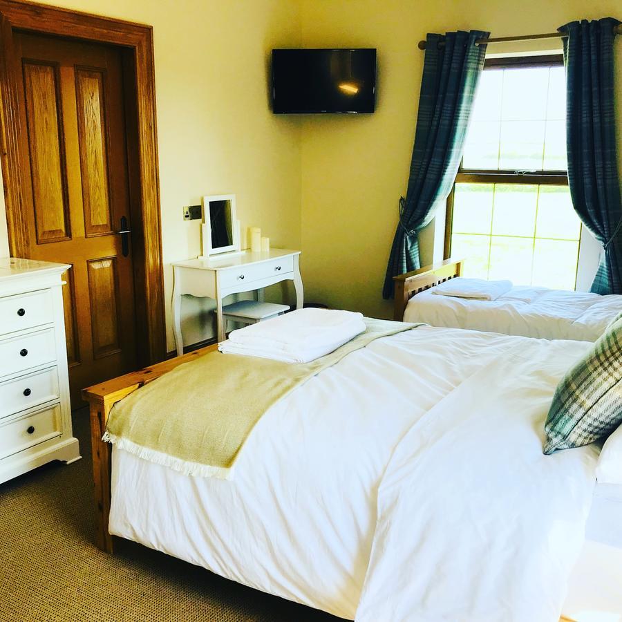 Cullybackey Beechtree Manor Bed & Breakfast エクステリア 写真